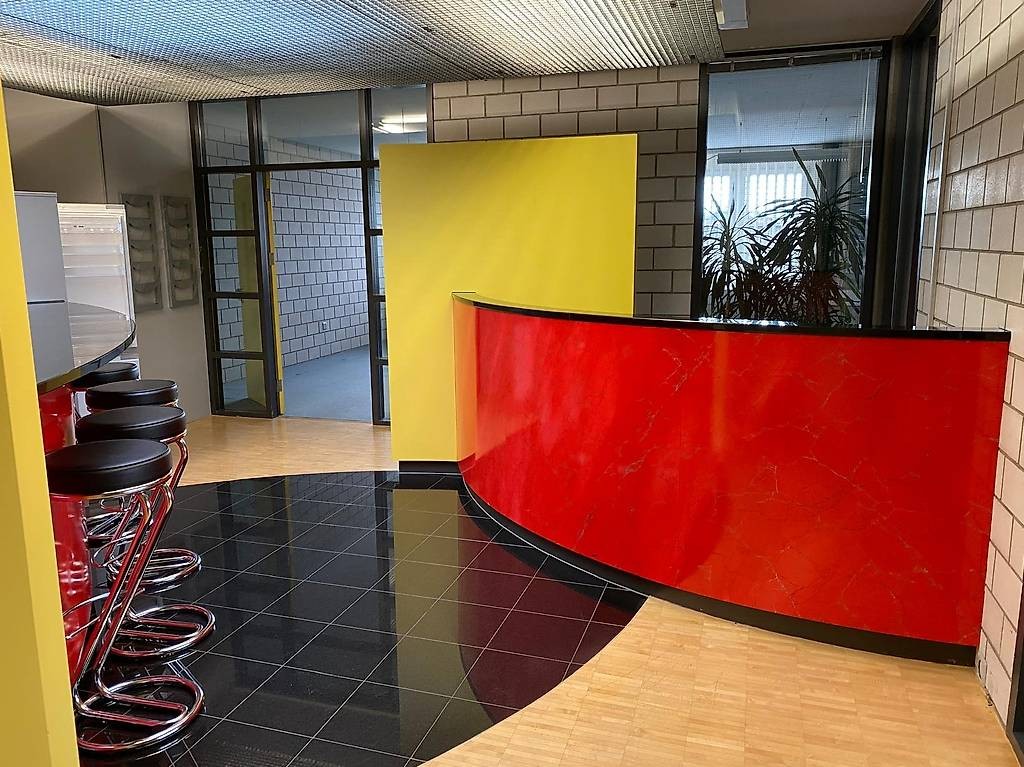 144m² commercial