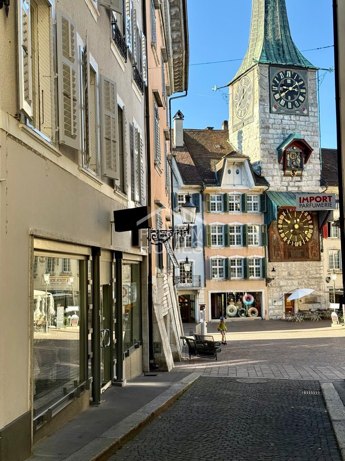 194m² living / commercial building