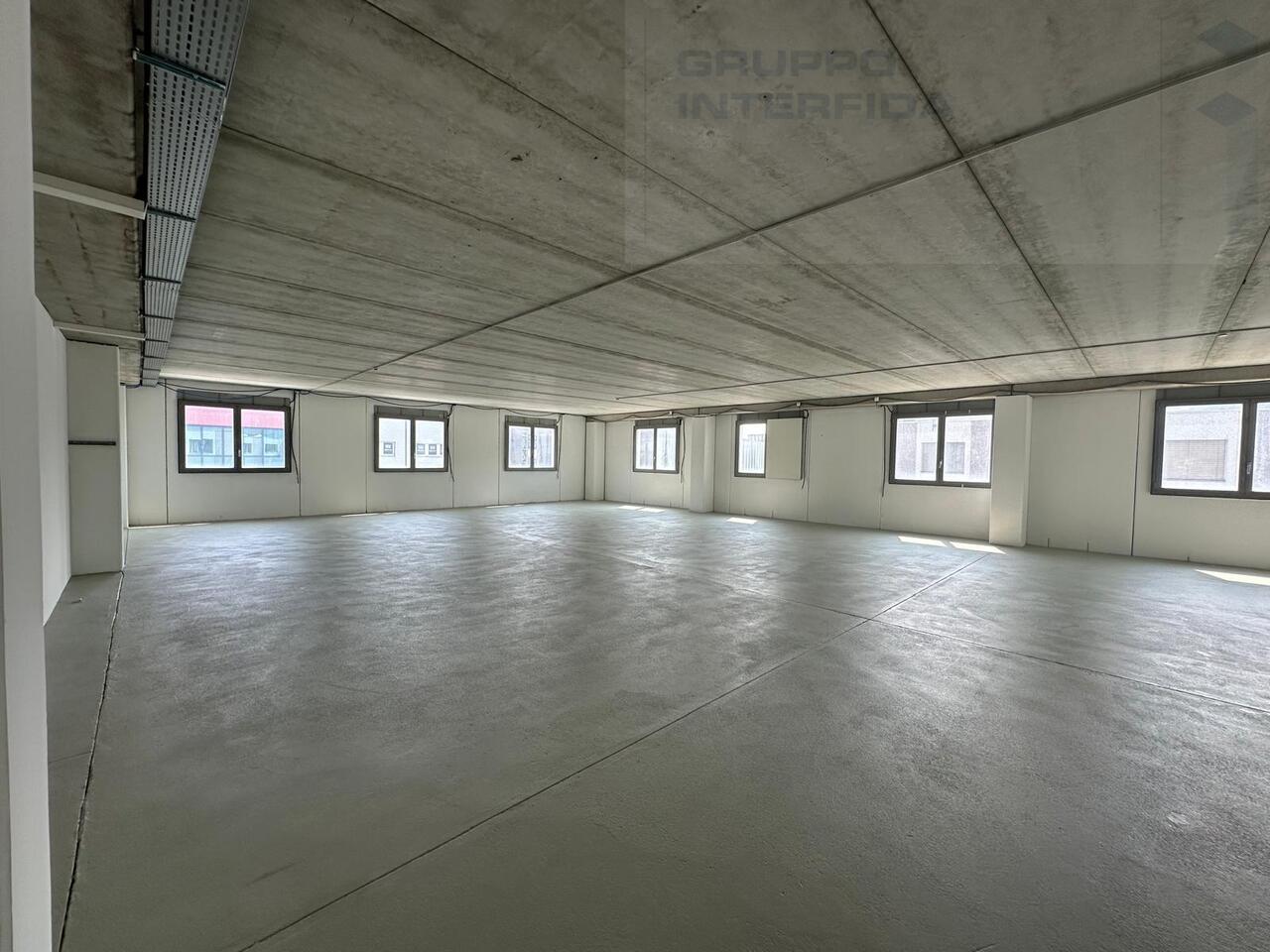 223m² office