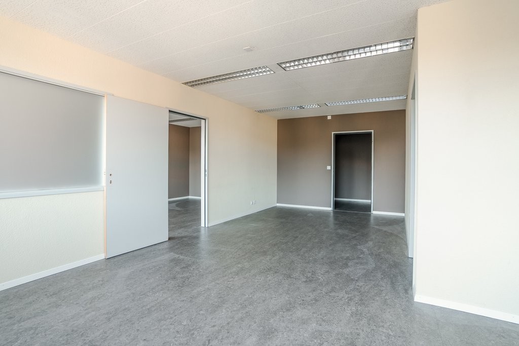 127m² office
