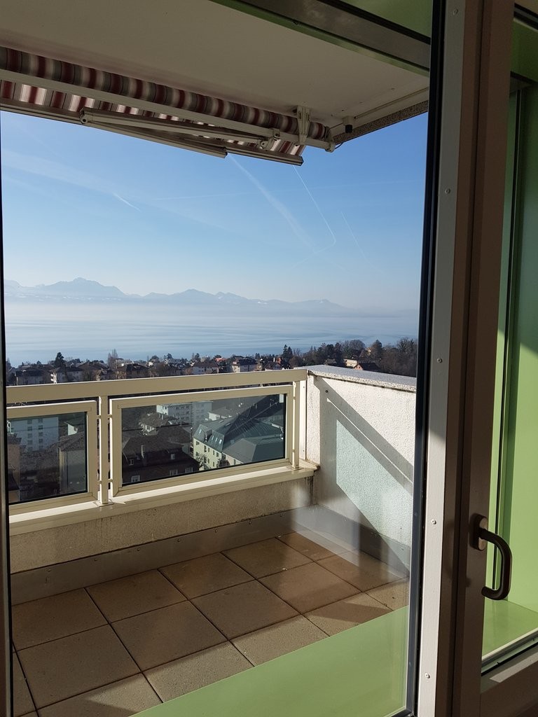 5 rooms apartment