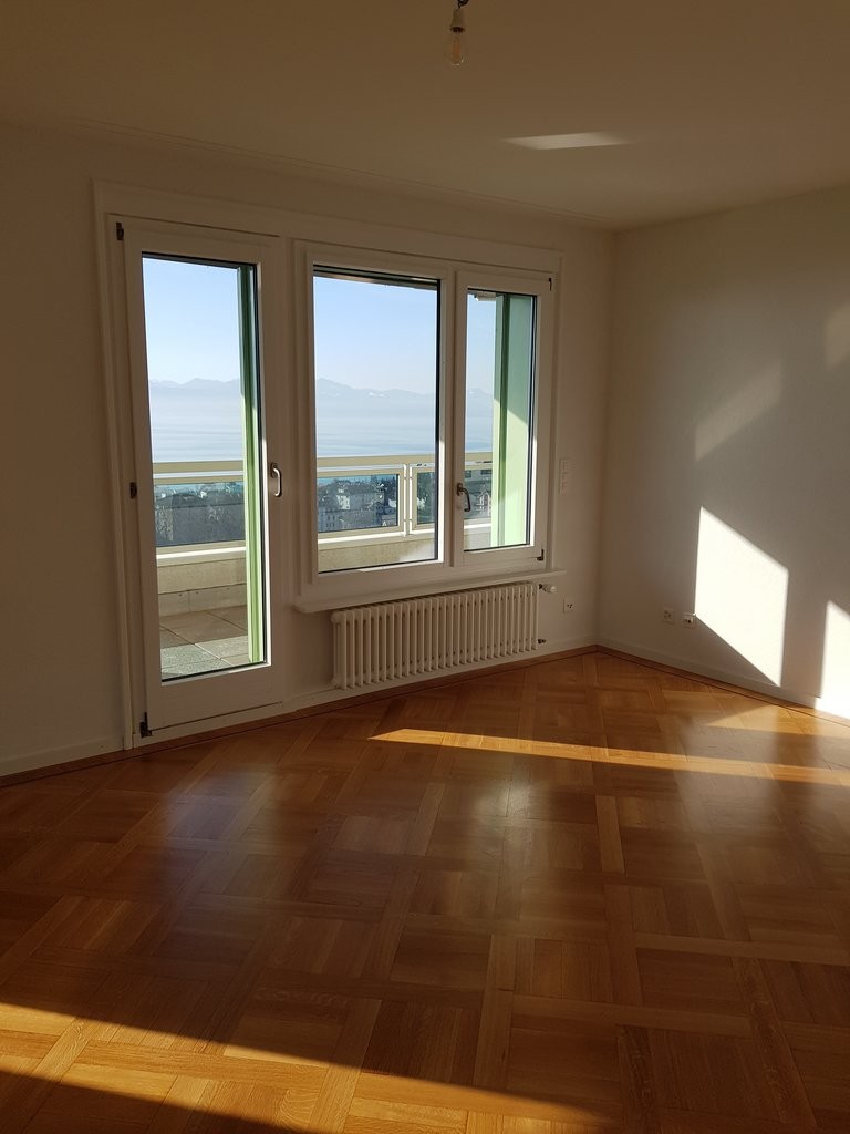 5 rooms apartment