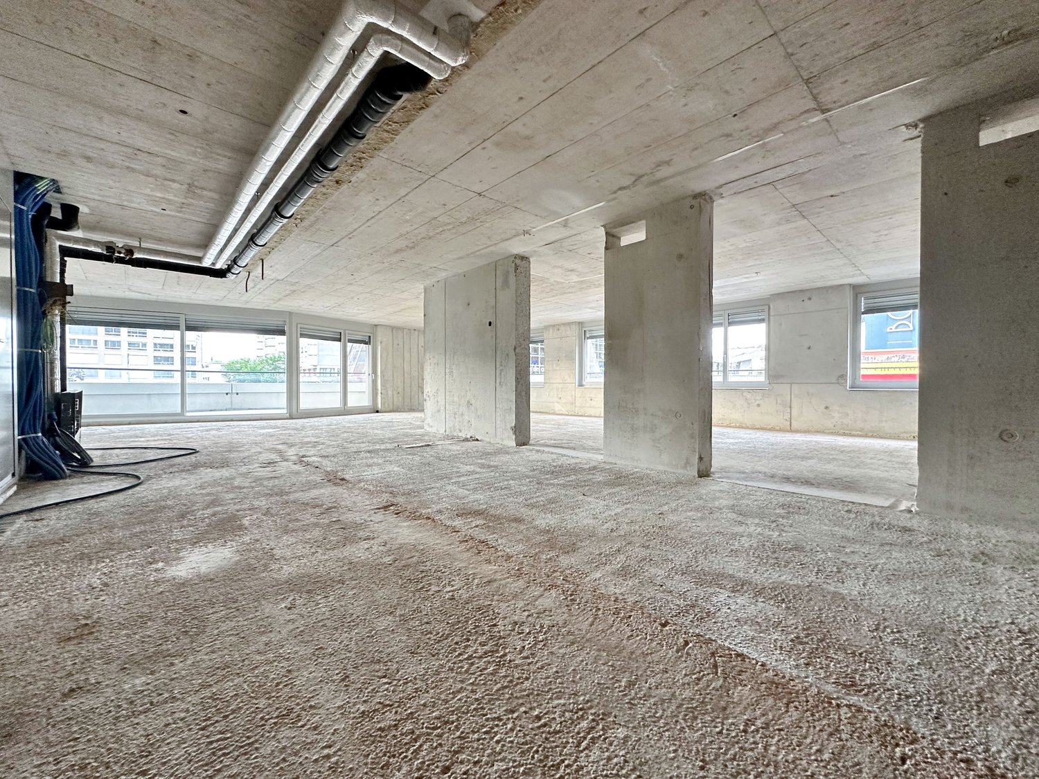 140m² office