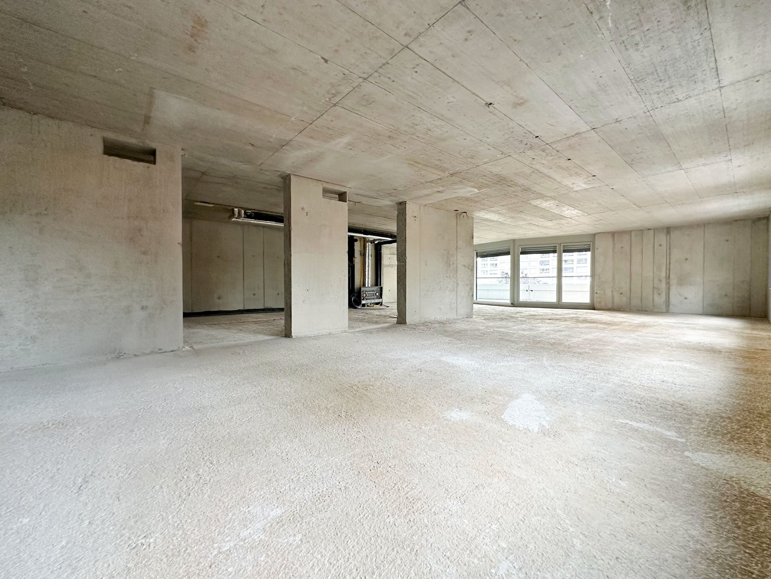140m² office