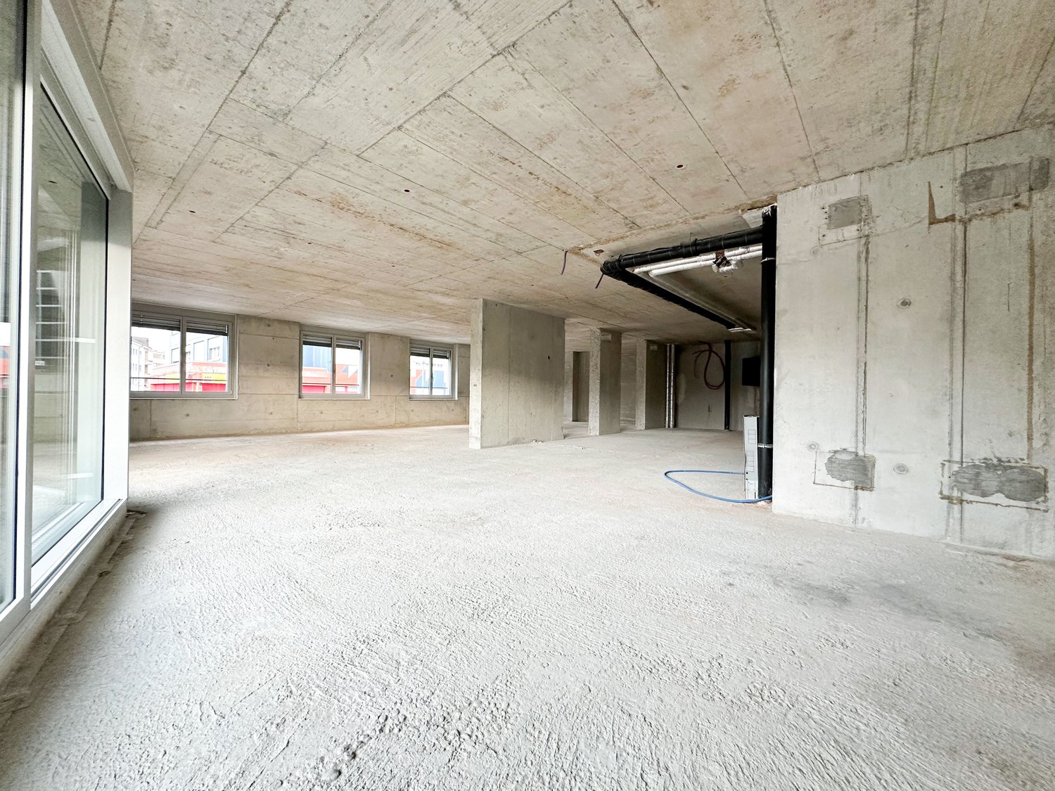 140m² office