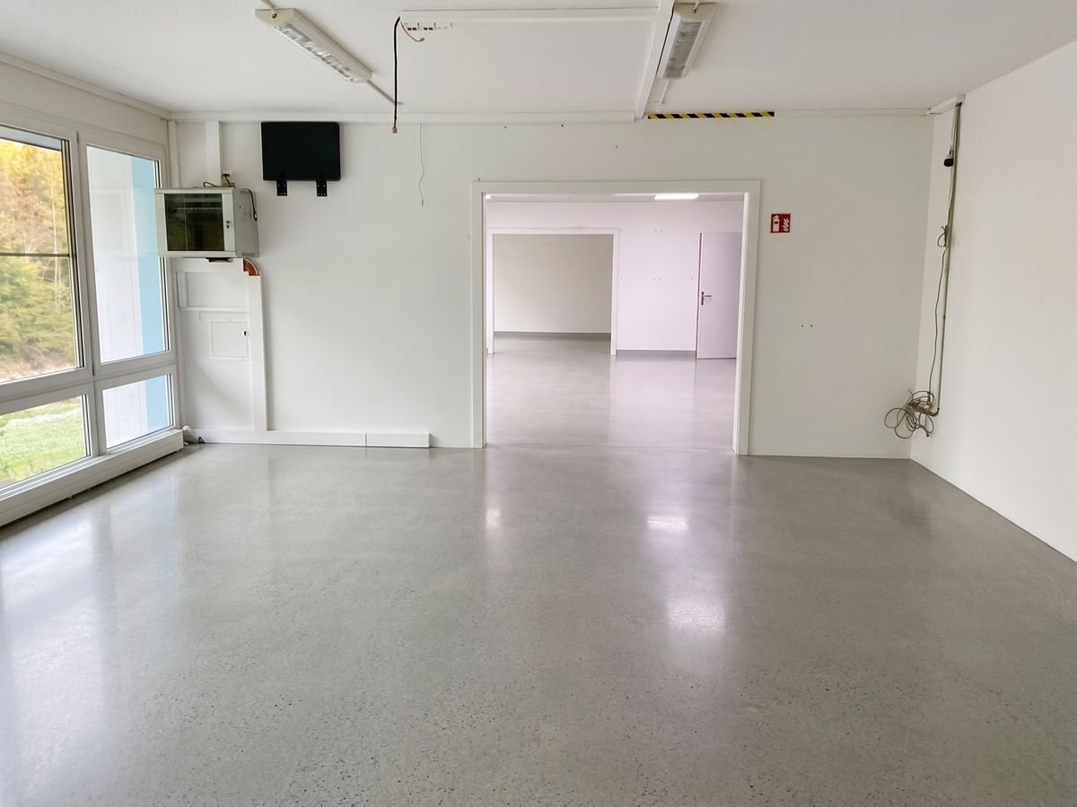 120m² office