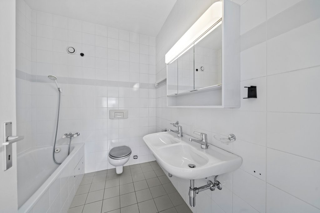 6 rooms apartment