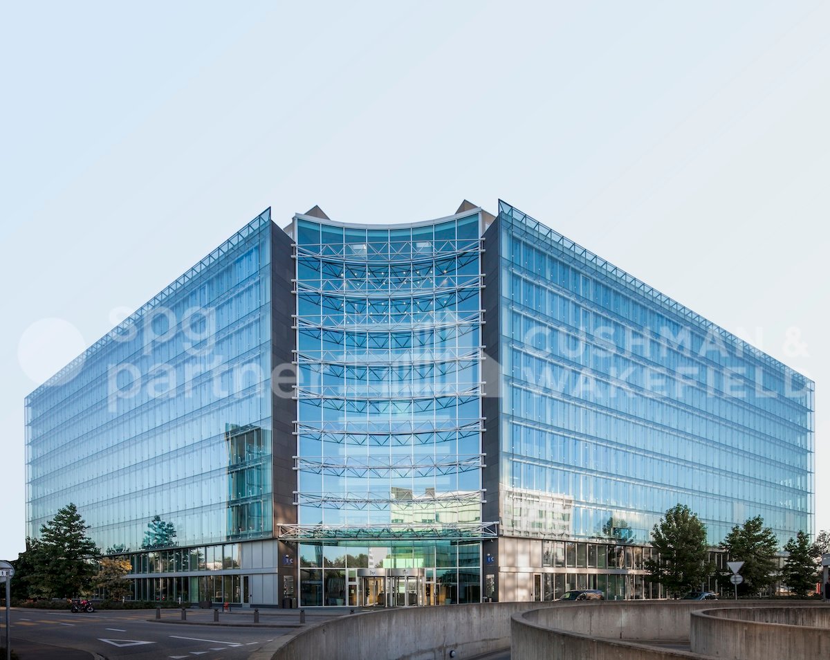 1150m² office