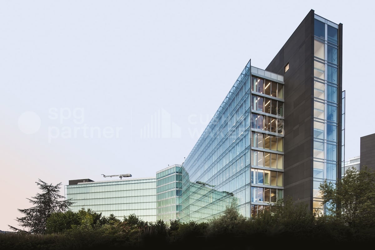1150m² office