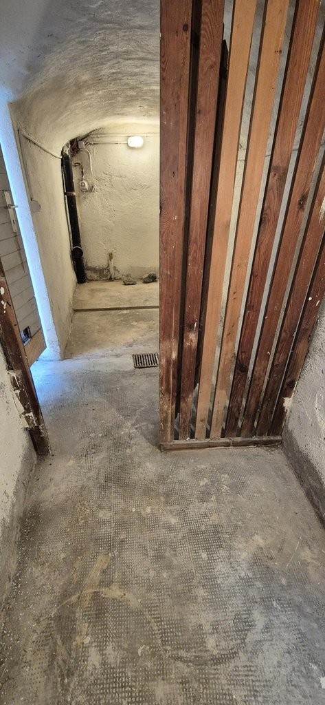 23m² storage room