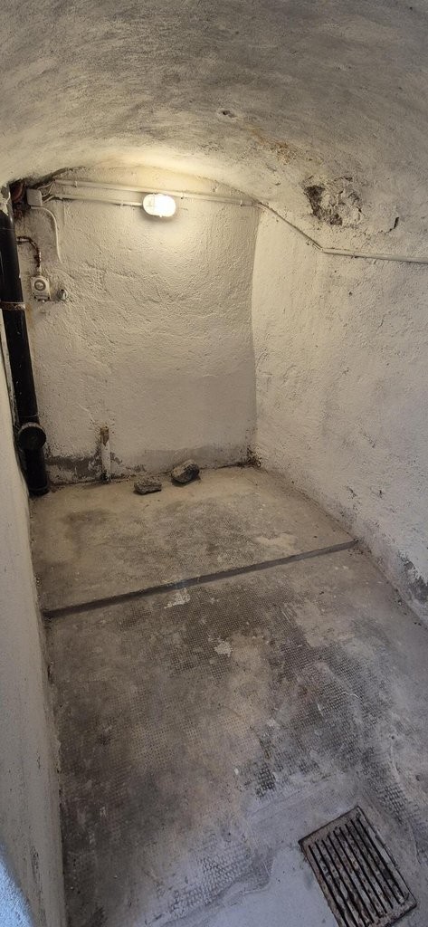23m² storage room