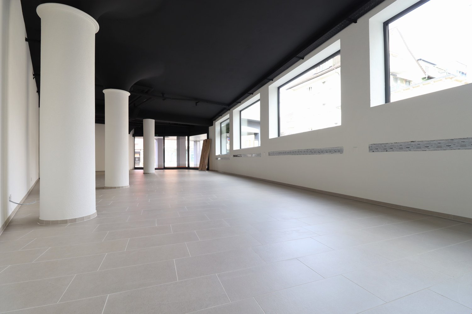 122m² commercial