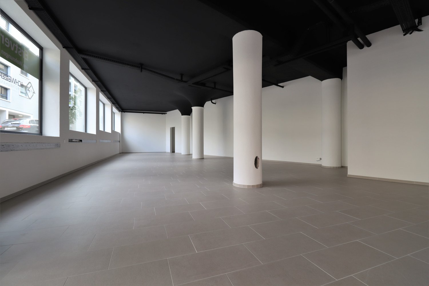 122m² commercial