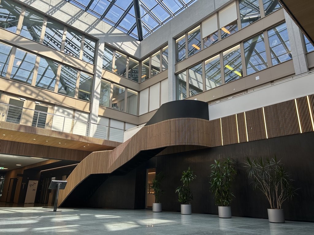 138m² office