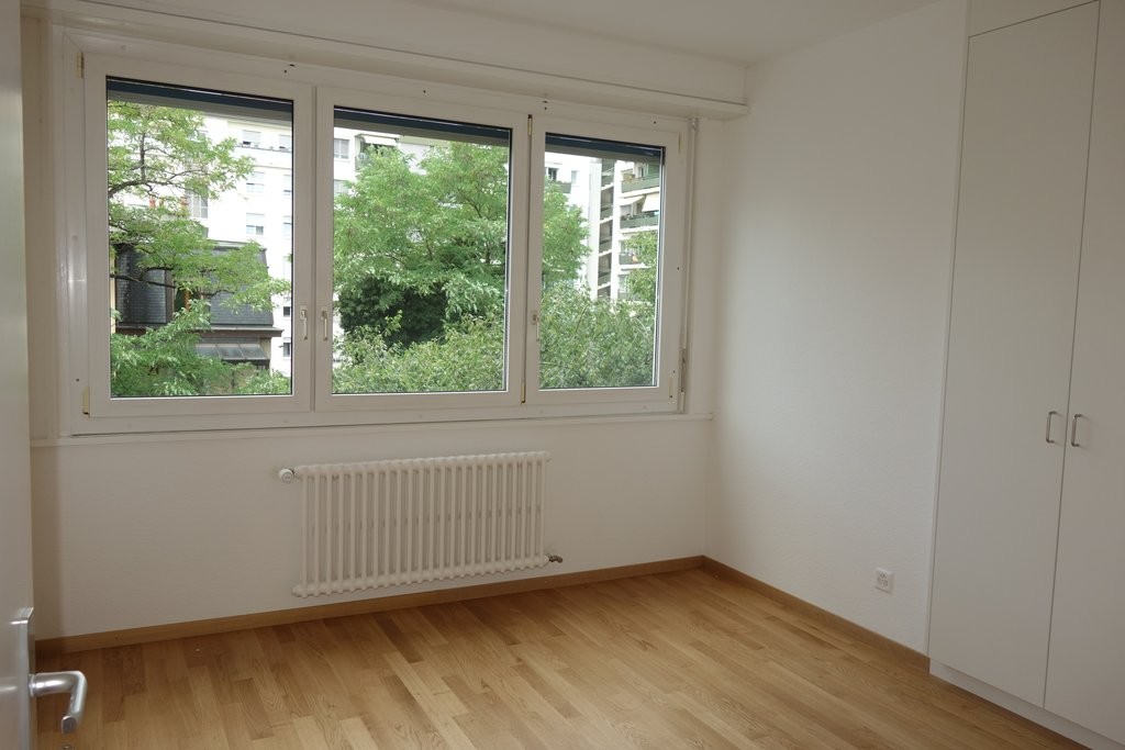 5 rooms apartment