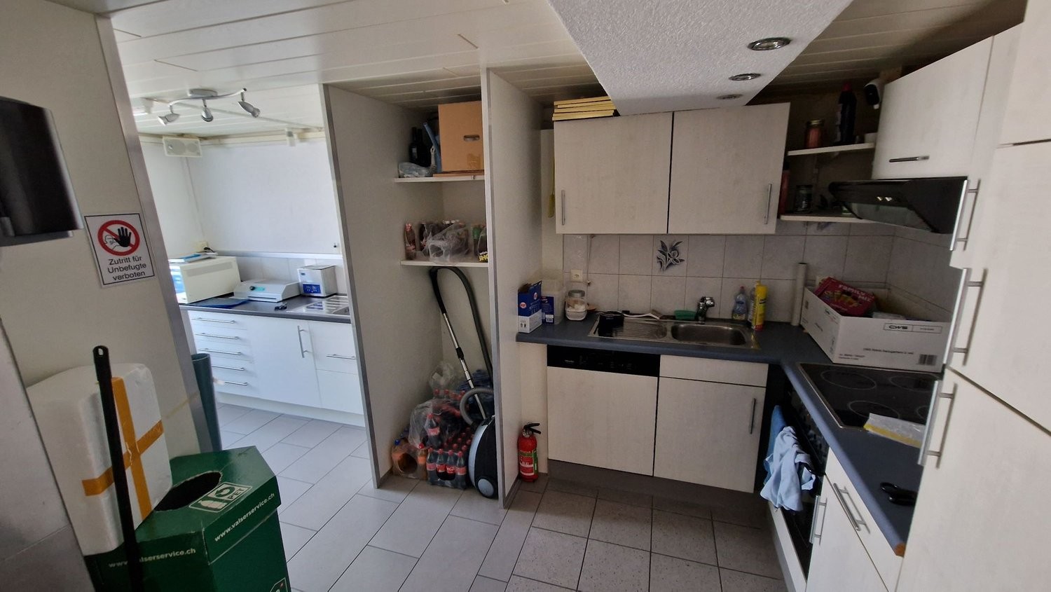 256m² commercial