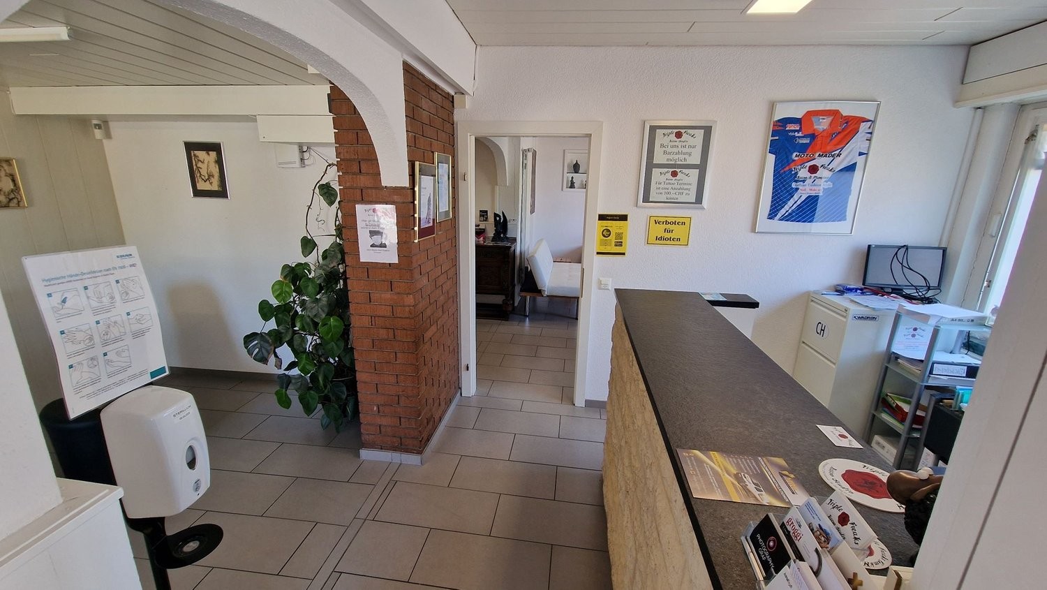 256m² commercial