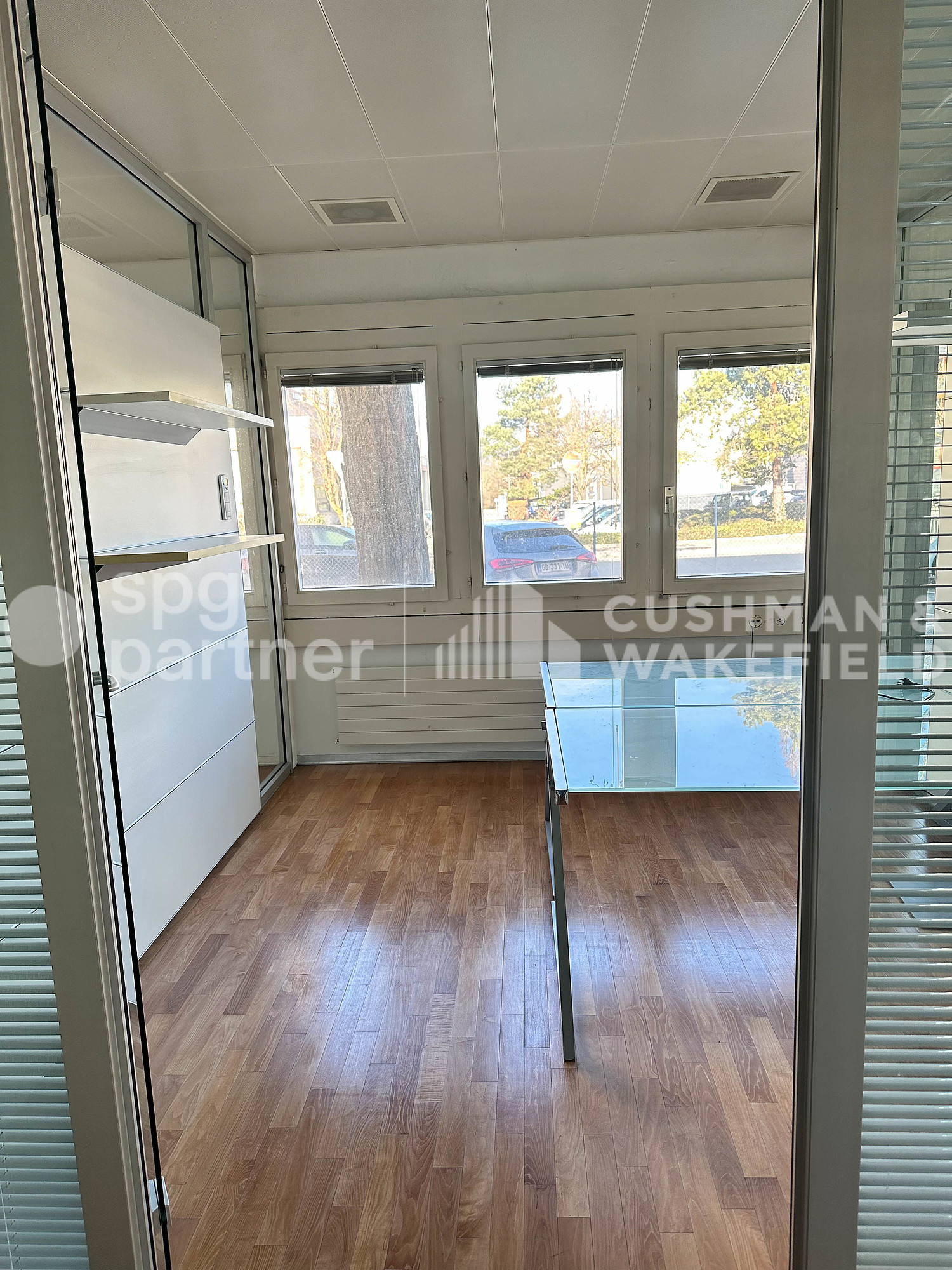 312m² commercial