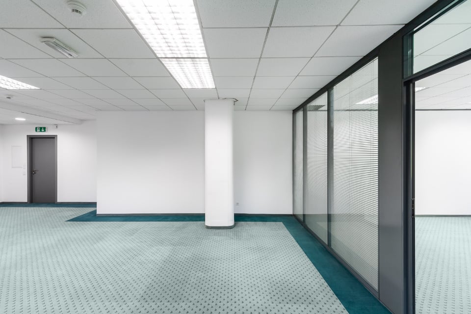 196m² office