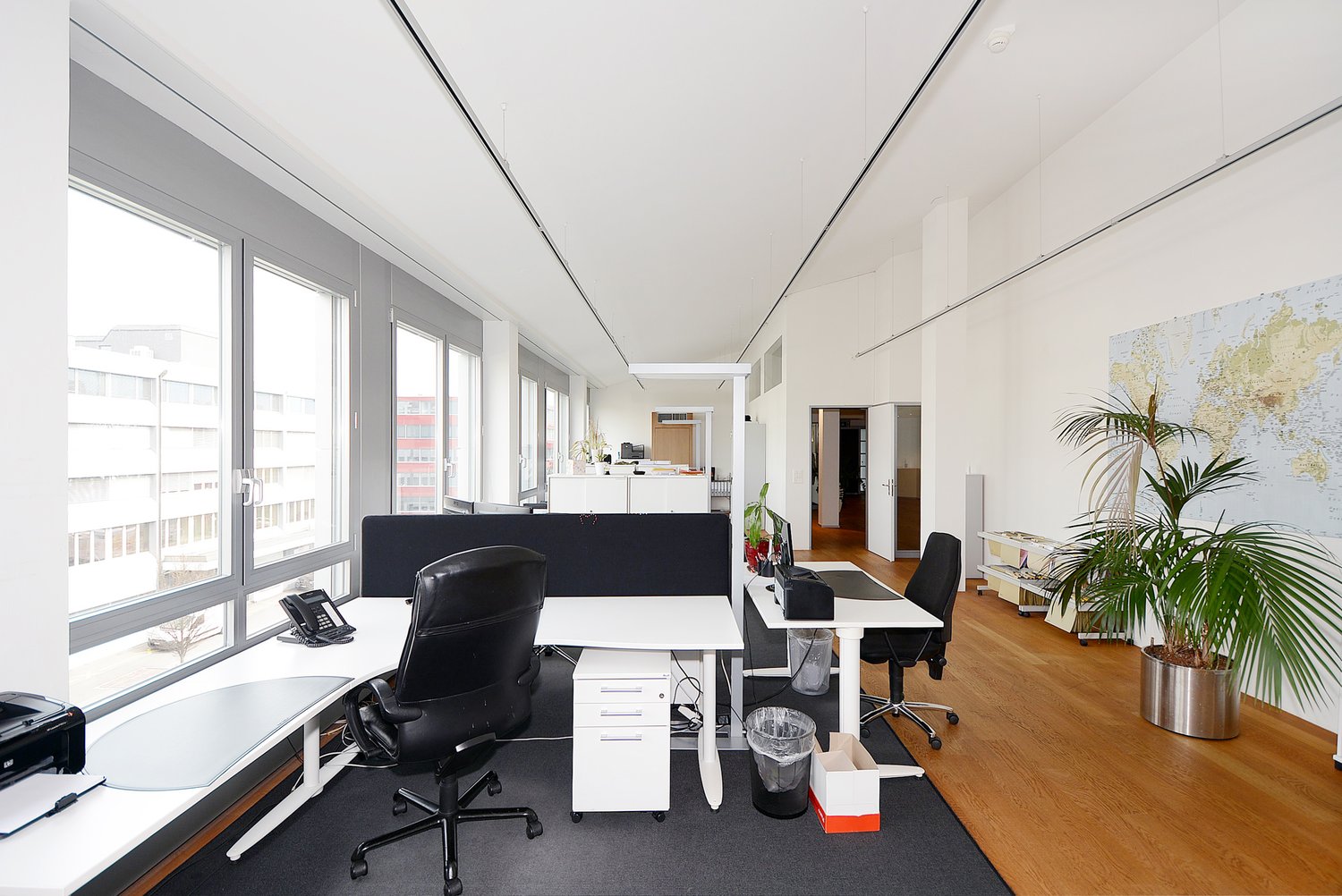 773m² office