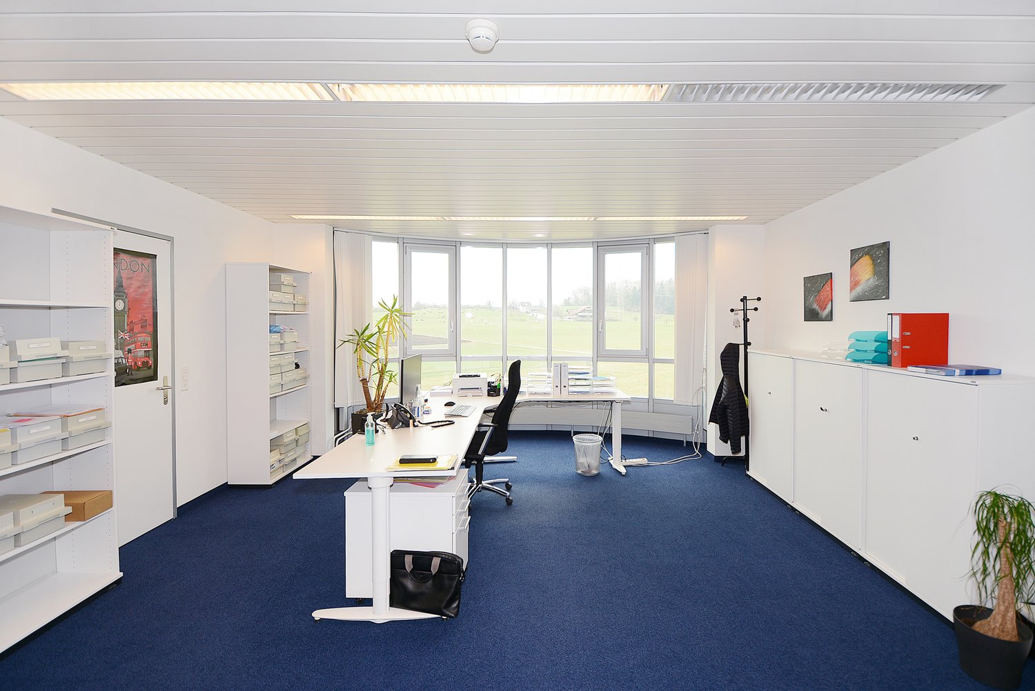 773m² office