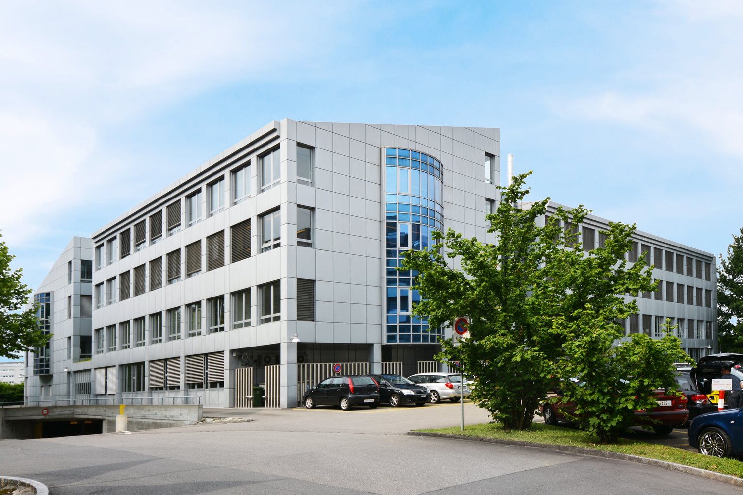 773m² office