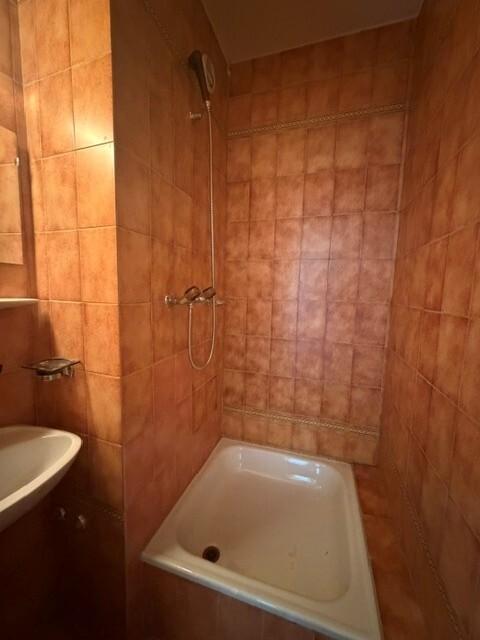 5 rooms apartment