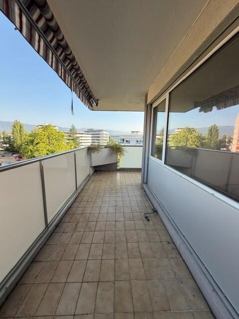 5 rooms apartment