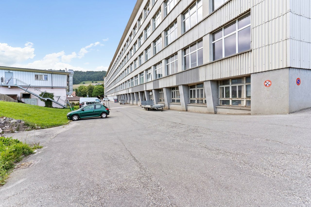 54m² commercial