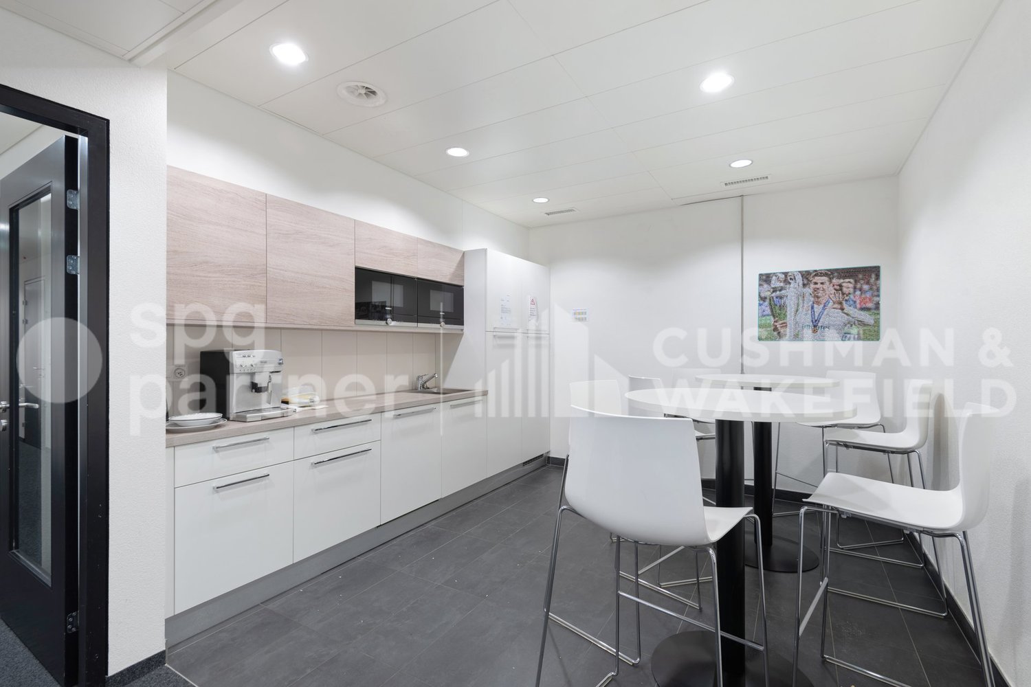 150m² office