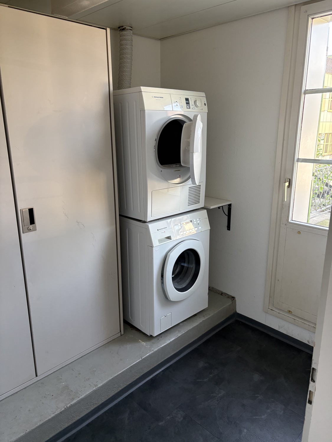 6 rooms apartment