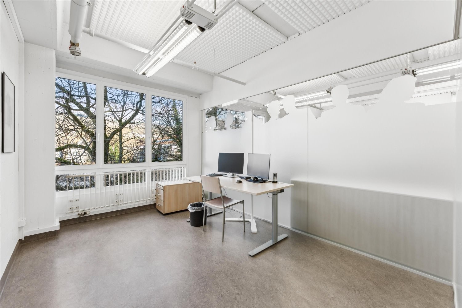 135m² office