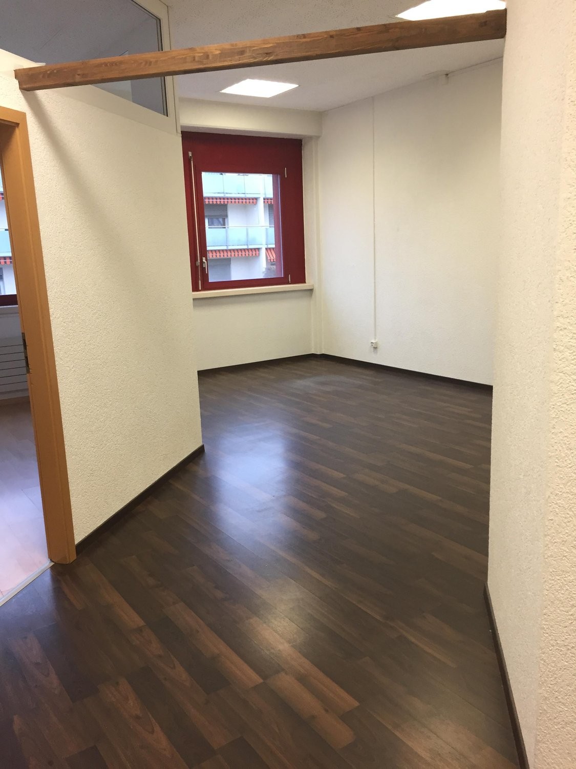 71m² office