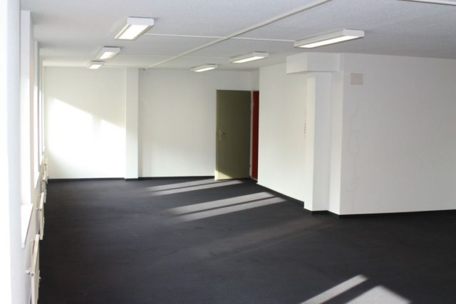 65m² office