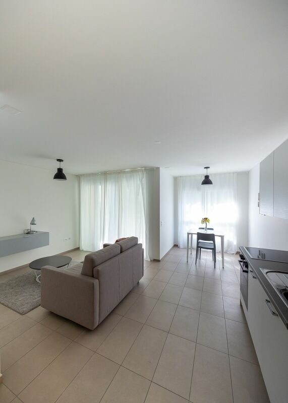 Appartement de 1 ½ pièces meublé - disponible à partir du 1er novembre 2026 

Idéal comme première location - Appartement moderne et accueillant de 1,5 pièces, composé ainsi : 

  * Entrée avec armoire murale   
  cuisine entièrement meublée ouverte sur la zone jour / nuit 
  * zone jour / nuit 
  *