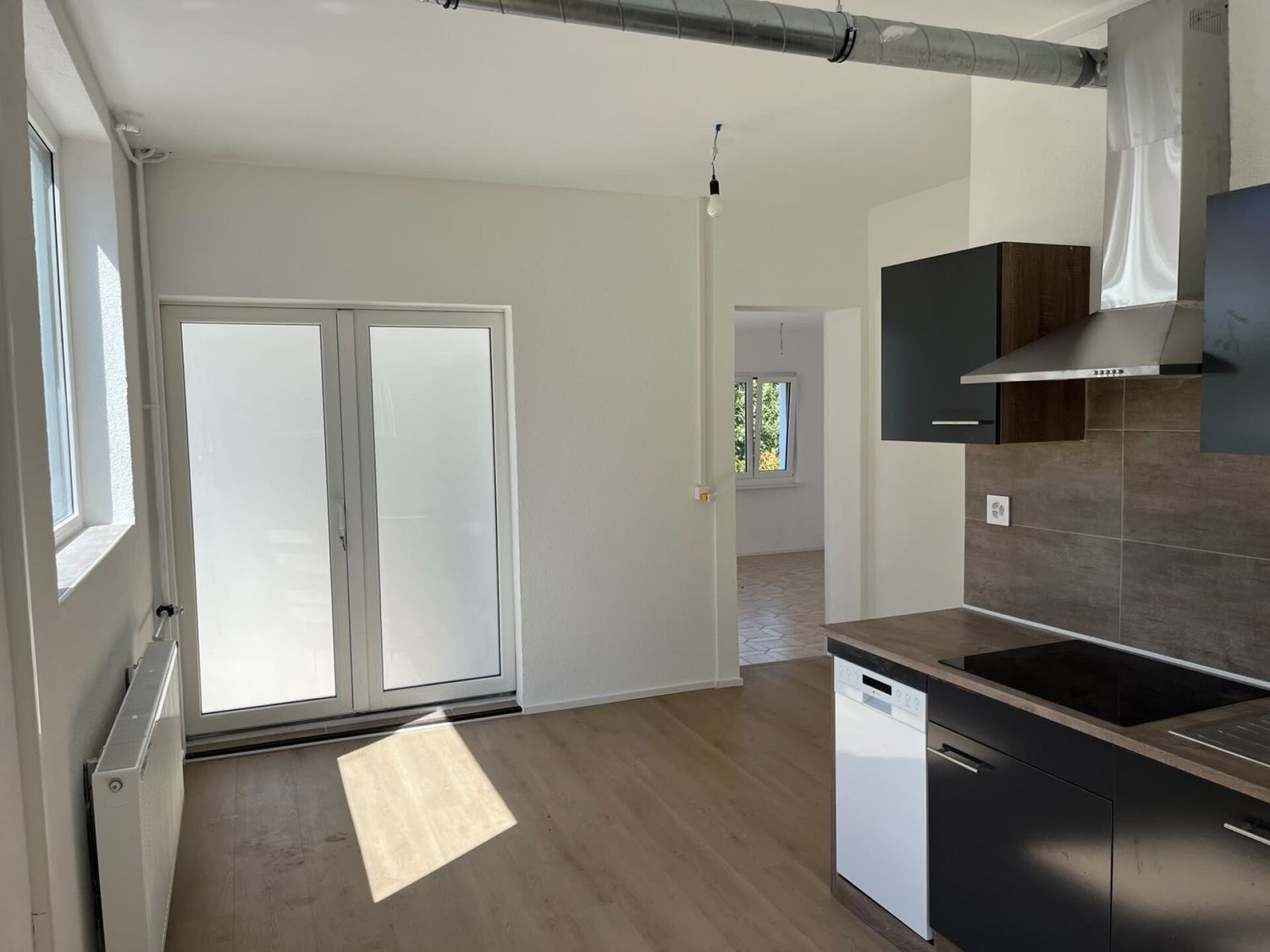 80m² shop