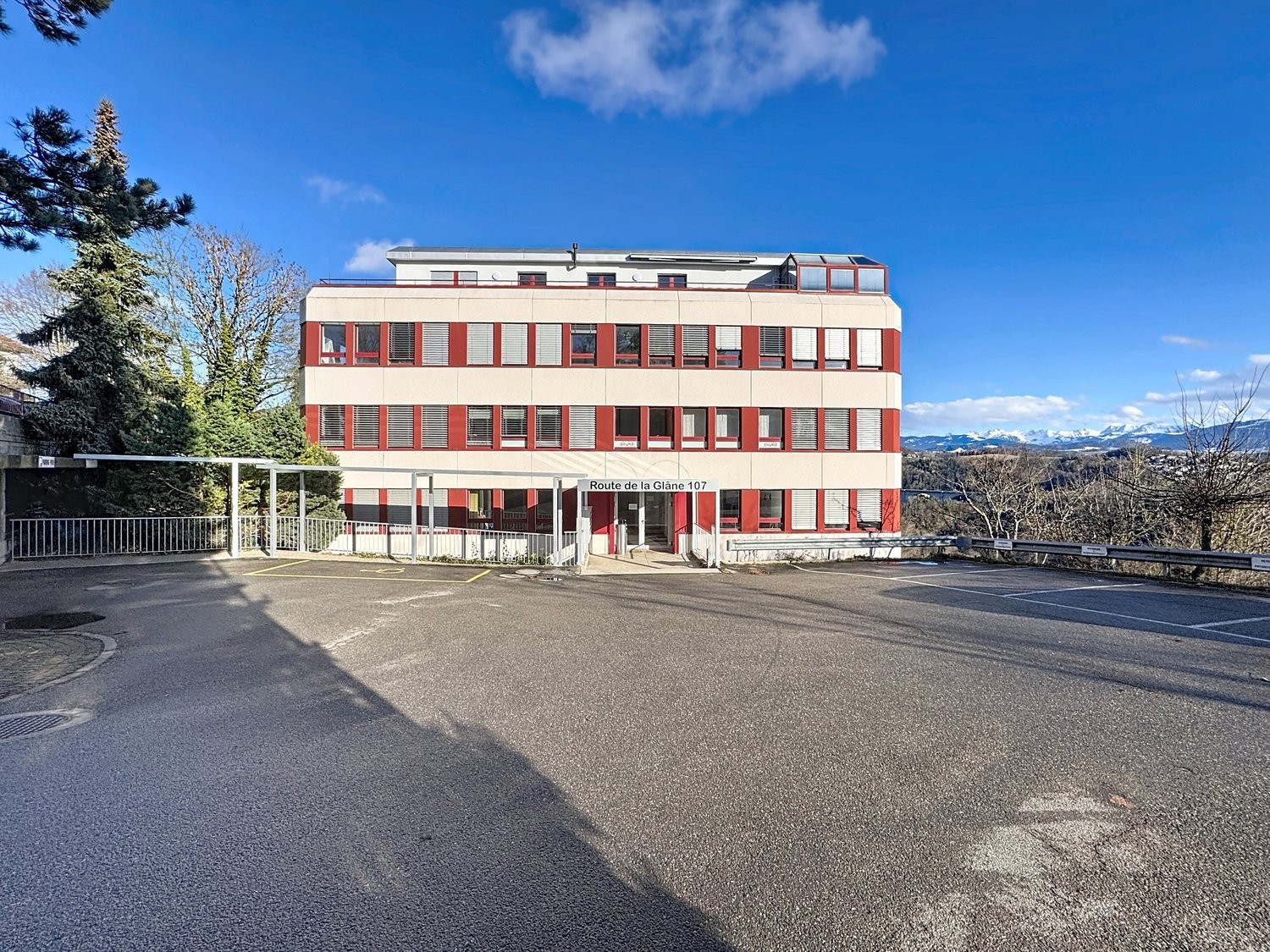145m² Laden