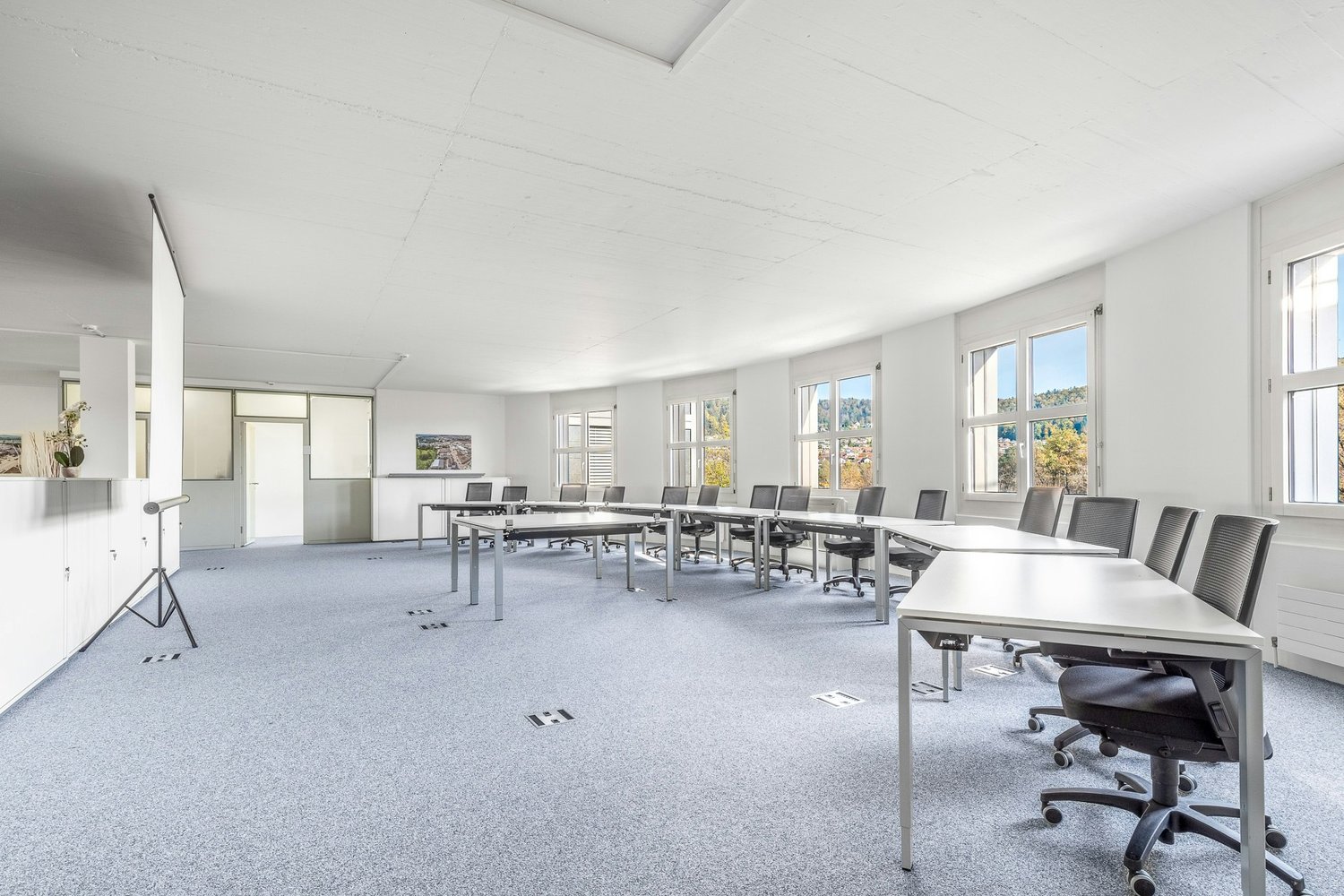 320m² office