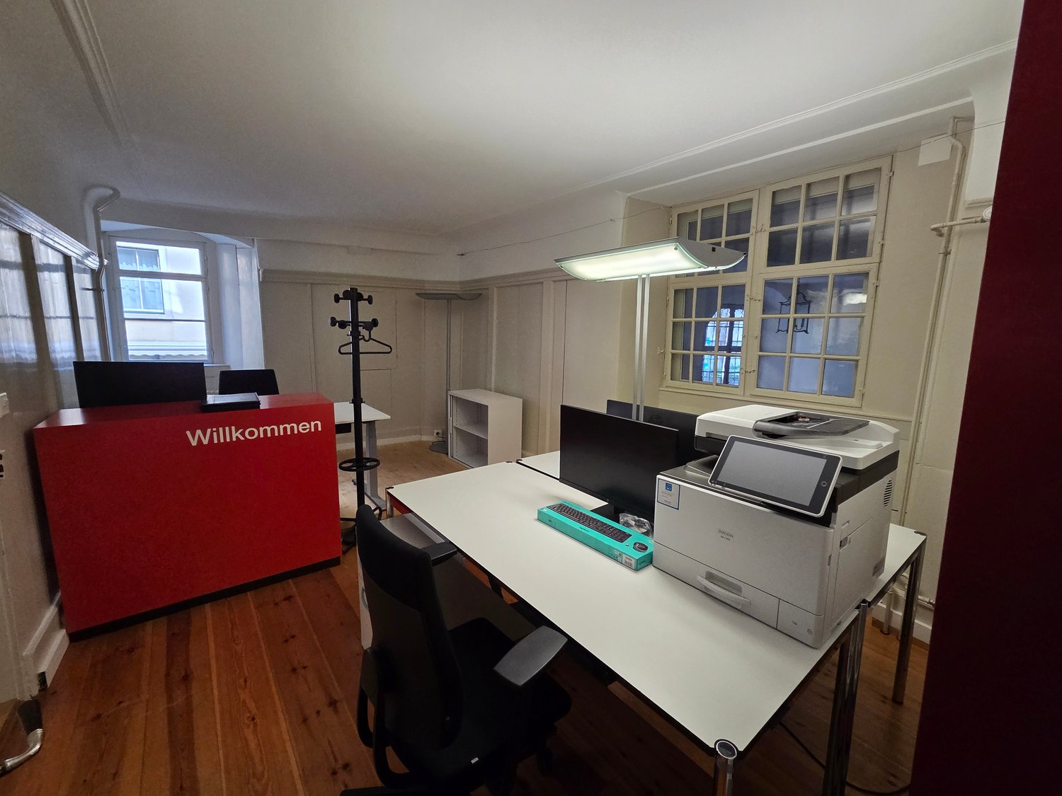 106m² office