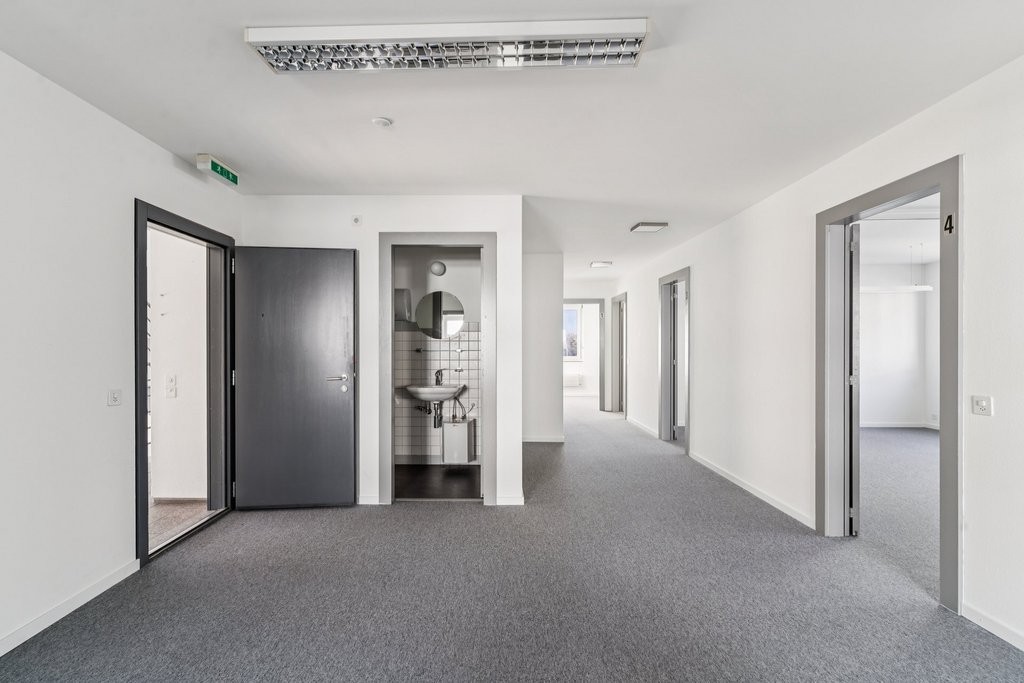 130m² office