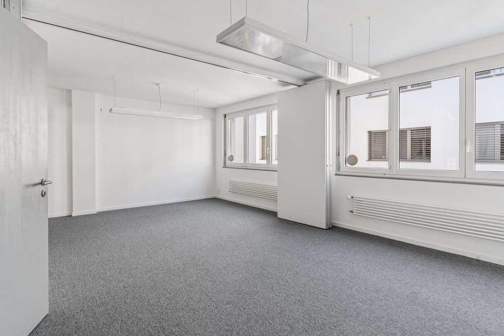 130m² office