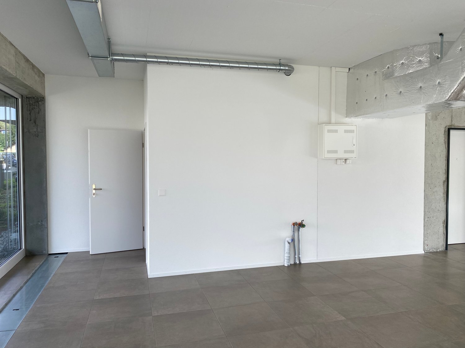 83m² commerciale