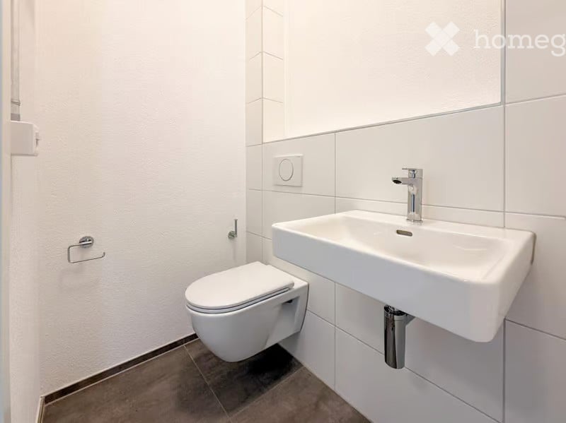 92m² commercial