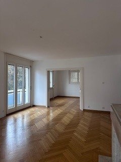 5 rooms apartment