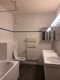 5 rooms apartment
