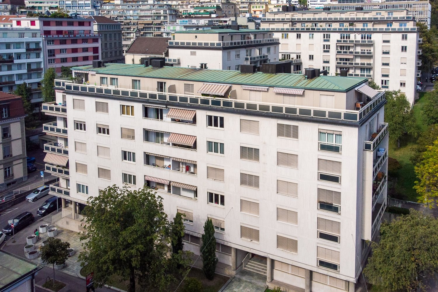 5 rooms apartment