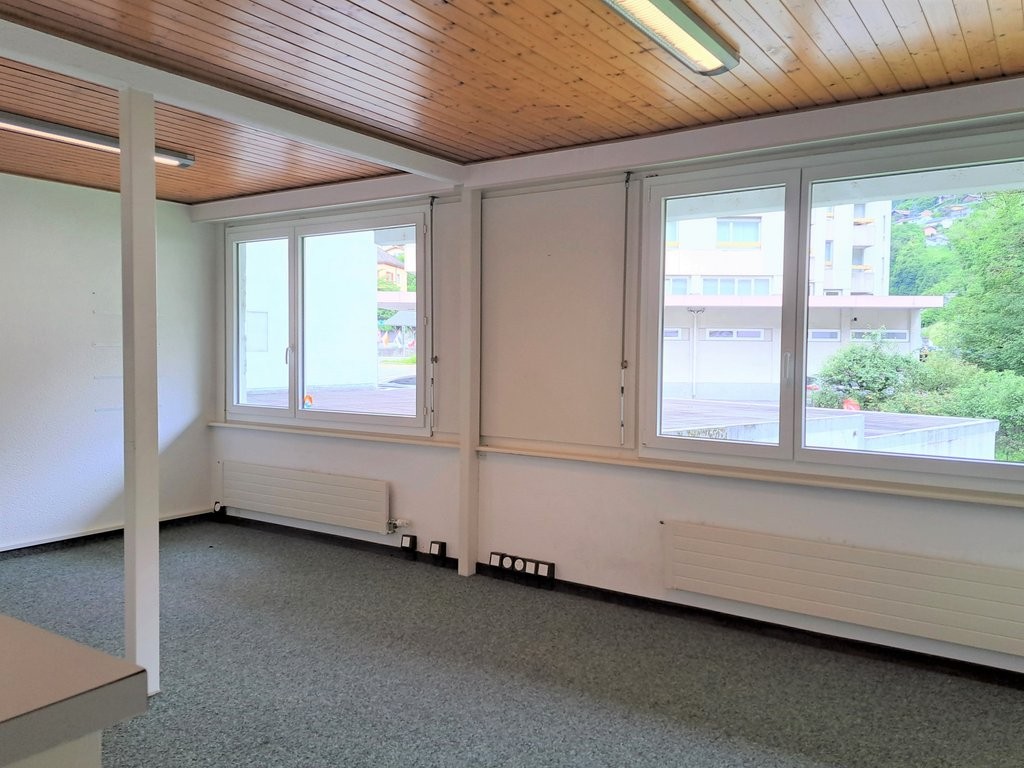 88m² office