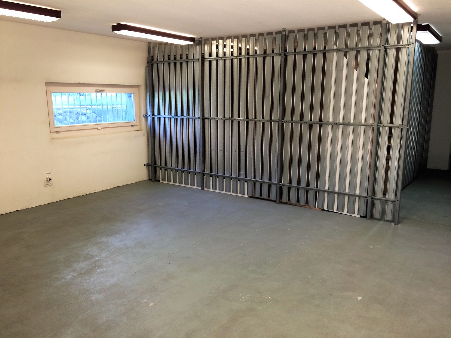 25m² commercial