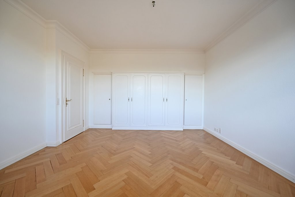 6 rooms apartment