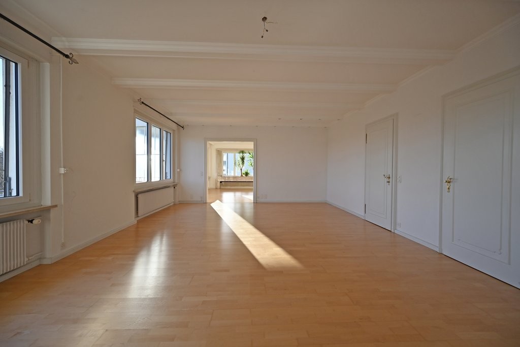 6 rooms apartment